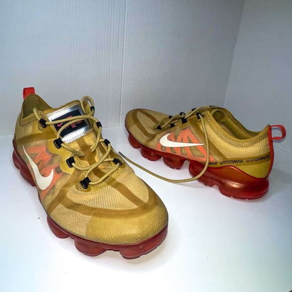Nike VaporMaxs size 13 - Picture 3 of 5